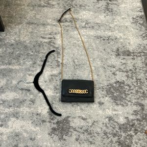 Marc Jacobs cross body gold hardware great condition worn 1x black leather